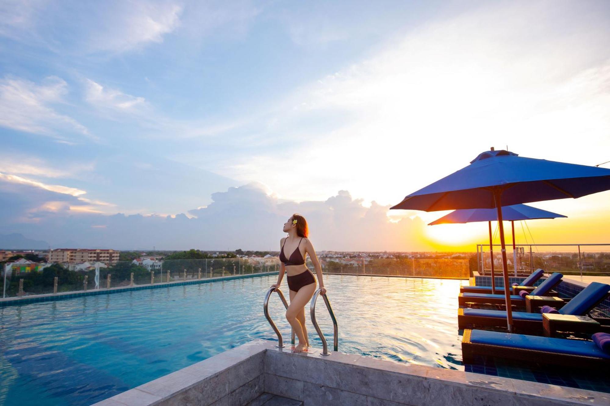 Qualia De Hotel Hoi An - Rooftop Bar City View Exterior foto